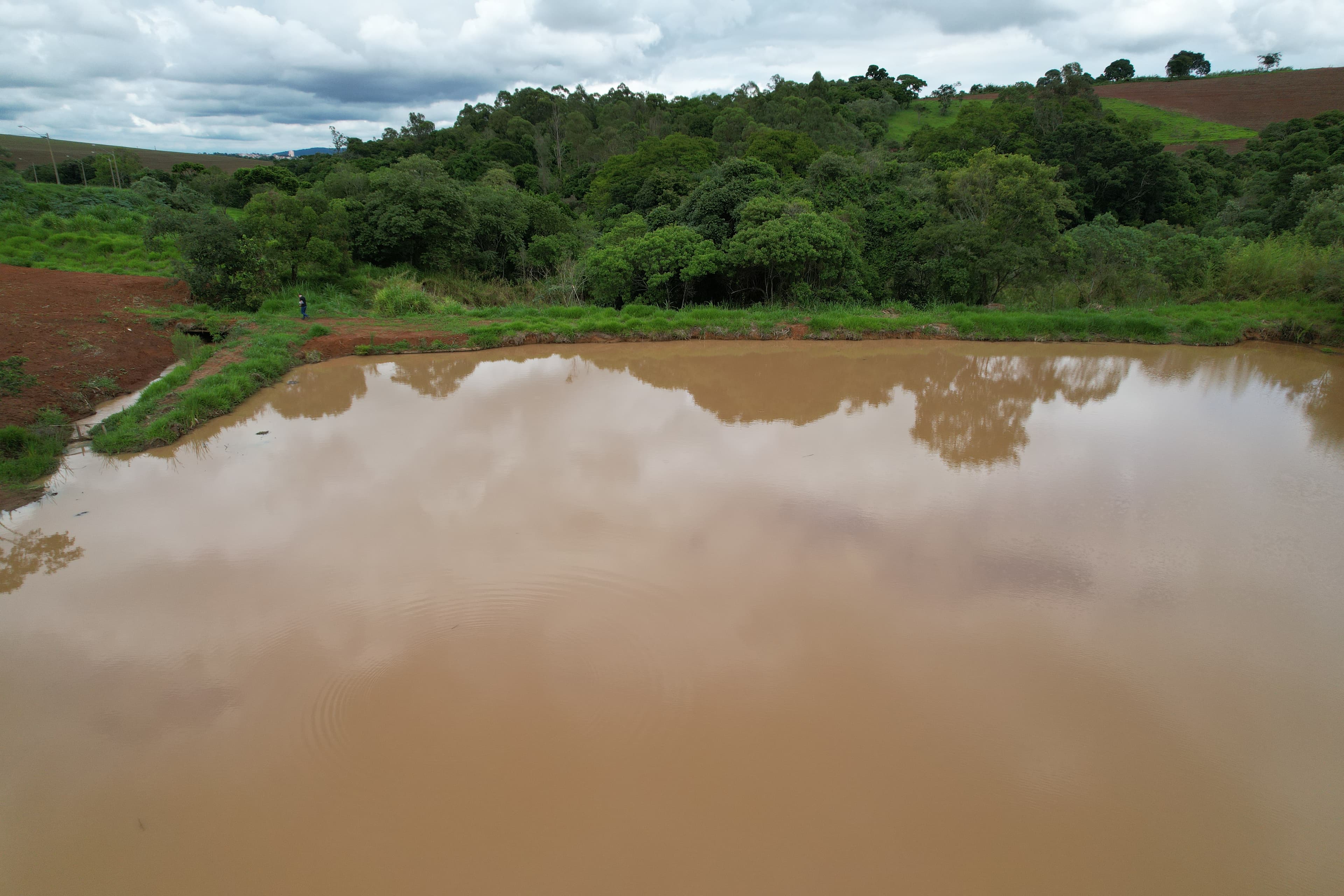 Condição inicial do talude (antes): visão complementar do trecho inspecionado.